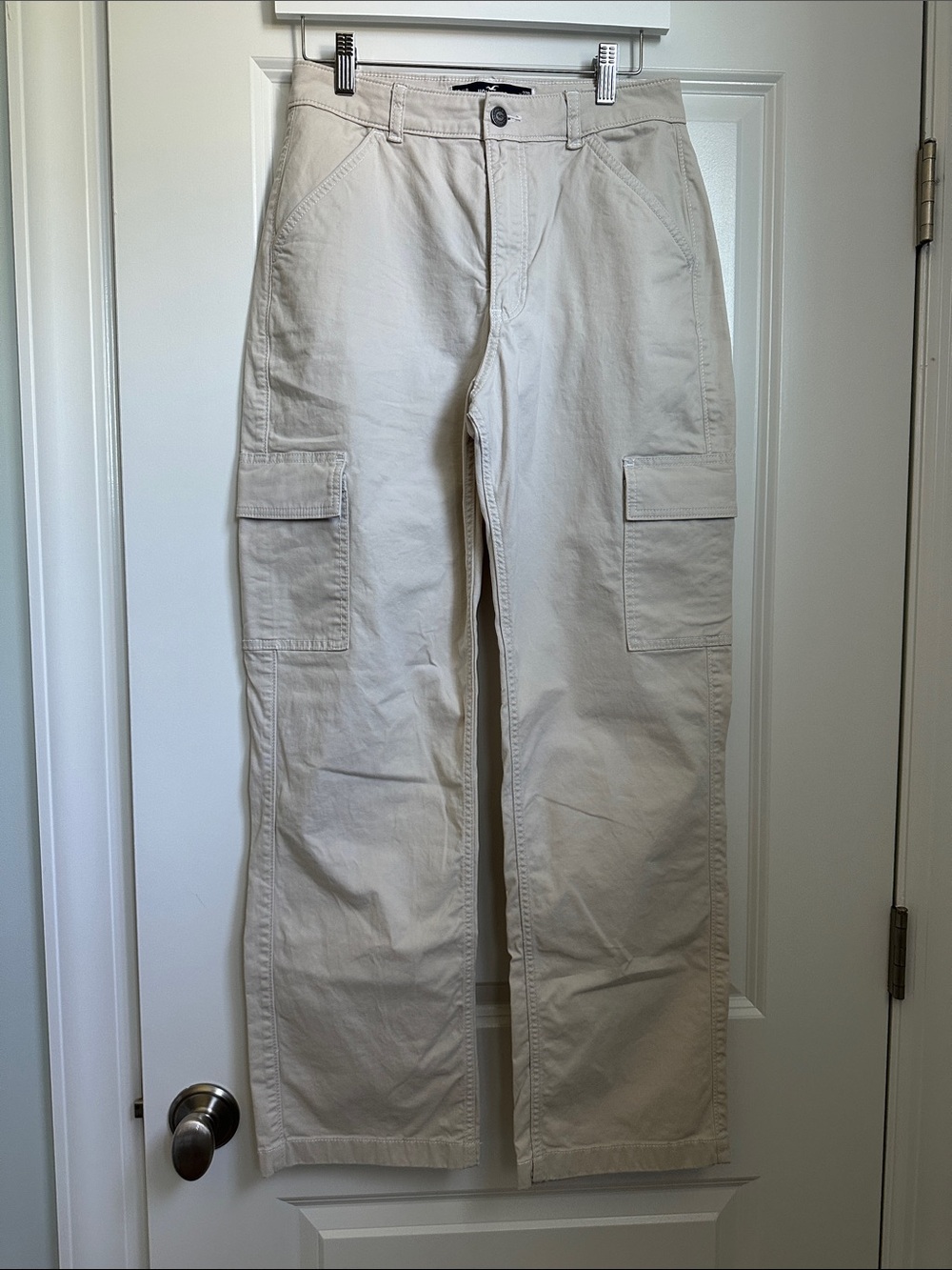 Hollister Straight Leg Cargo Pants in Light Beige